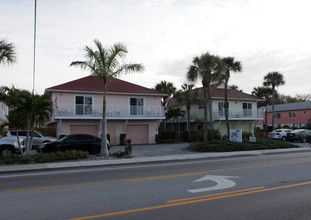 3321 Estero Blvd in Ft. Myers, FL - Building Photo - Building Photo