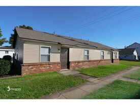 2207 Spence Cir in Jonesboro, AR - Building Photo