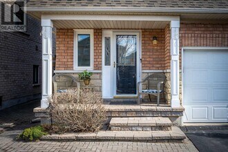 3748 Pearlstone Dr in Mississauga, ON - Building Photo - Building Photo