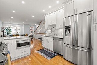 10 Grimes St in Boston, MA - Building Photo - Building Photo