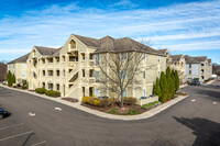 Bridgewater Court in Bridgewater, NJ - Foto de edificio - Building Photo