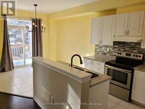 38 Greenwood Dr in Essa, ON - Building Photo - Building Photo