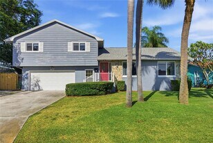 377 22nd Ave SE in St. Petersburg, FL - Building Photo