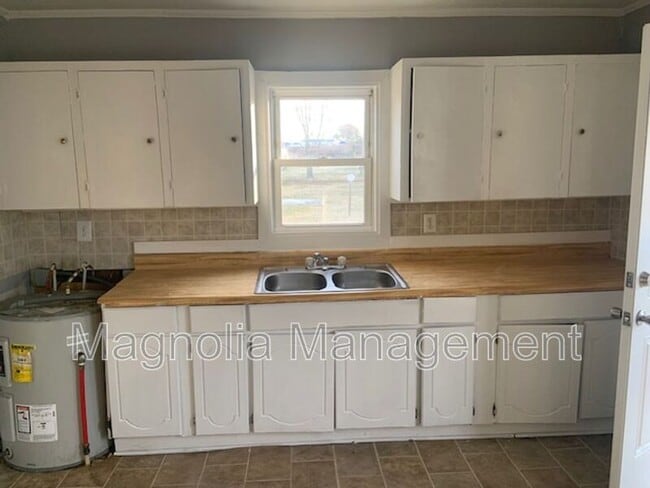 203 Belmont Dr in Henderson, NC - Building Photo - Building Photo