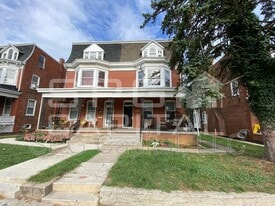 871 Madison Ave in York, PA - Building Photo