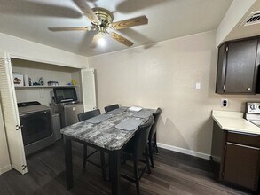 3550 Bay Sands Dr in Laughlin, NV - Foto de edificio - Building Photo