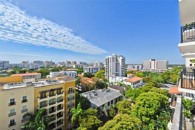 888 Douglas Rd in Coral Gables, FL - Building Photo - Building Photo