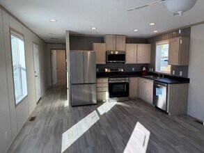 151 N Kenbrook St SE in Grand Rapids, MI - Building Photo - Building Photo