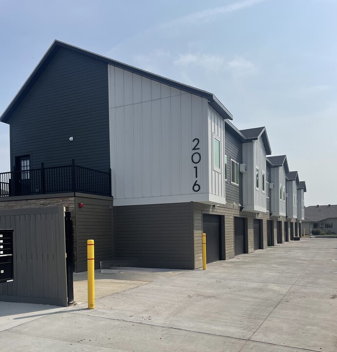 Lofts at Willow Creek in Watertown, SD - Foto de edificio