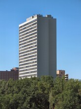 Riverview Tower in Minneapolis, MN - Building Photo - Building Photo