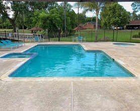 The Landing Apartments in Victoria, TX - Building Photo - Building Photo