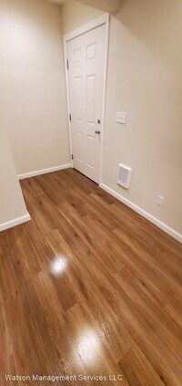 1914 SE Thurston St photo'