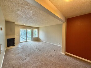 1765 W Sunn Fjord Ln in Bremerton, WA - Building Photo - Building Photo