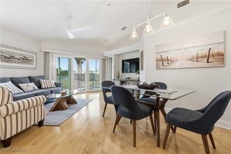 1117 Sweetwater Ln in Naples, FL - Building Photo - Building Photo