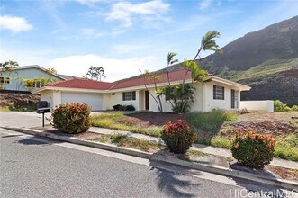 1069 Maunanani St in Honolulu, HI - Building Photo - Building Photo