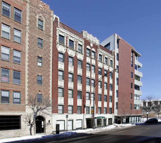 840 W Montrose Ave in Chicago, IL - Building Photo - Building Photo