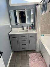 6331 Longridge Ave, Unit 6331 in Van Nuys, CA - Foto de edificio - Building Photo