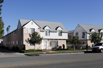 Hazeltine in Sherman Oaks, CA - Building Photo - Primary Photo