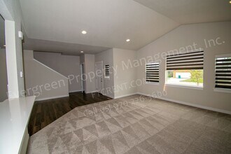 298 E Chestnut St in Windsor, CO - Building Photo - Building Photo