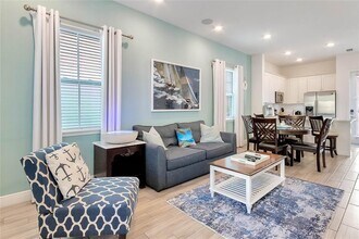 8004 Dreamsicle Dr in Kissimmee, FL - Building Photo - Building Photo