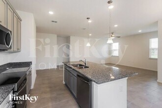 214 Windsor Reserve Dr in Eagle Lake, FL - Building Photo - Building Photo