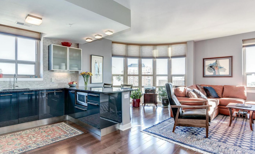 888 N Quincy St in Arlington, VA - Building Photo