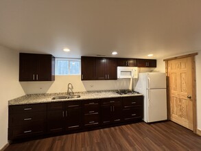 913 Webster Ave in Wheaton, IL - Building Photo - Building Photo