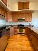 261 W 2nd St, Unit 3 in Boston, MA - Building Photo