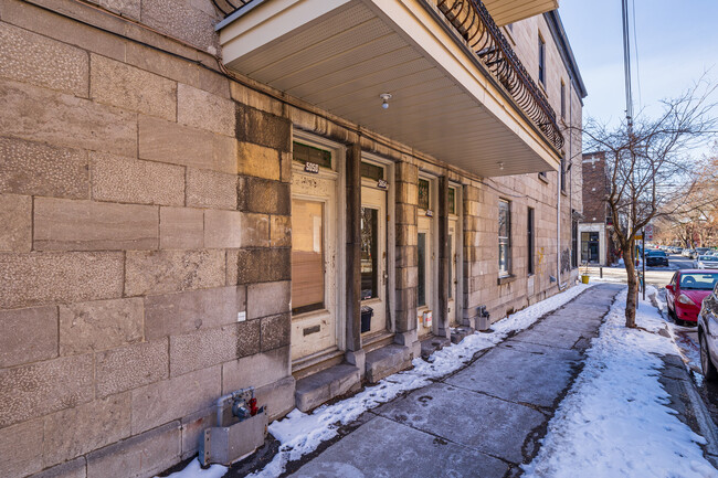 1904-1914 Laurier Av E in Montréal, QC - Building Photo - Building Photo