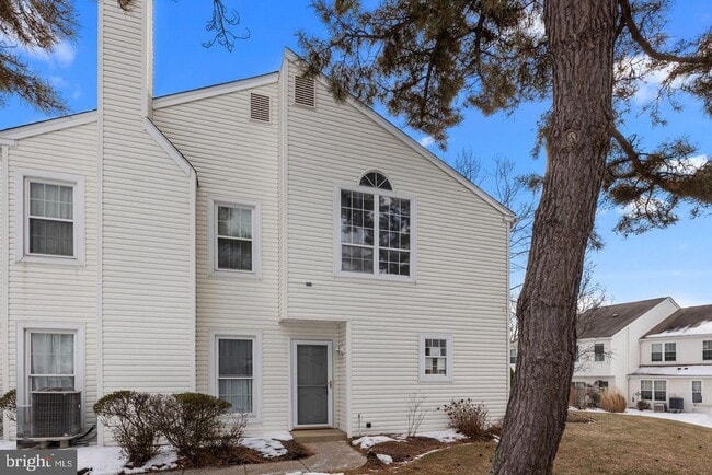 property at 28 Portsmouth Ct