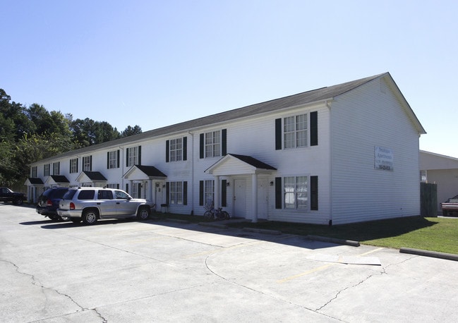 Newtown Apartments in Calhoun, GA - Building Photo - Building Photo