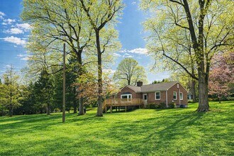 214 Sudbrook Ln in Pikesville, MD - Building Photo - Building Photo