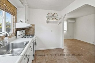 1660 Jennings Ave in Santa Rosa, CA - Building Photo - Building Photo