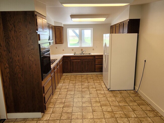 14174 Stratford Rd NE in Moses Lake, WA - Building Photo - Building Photo