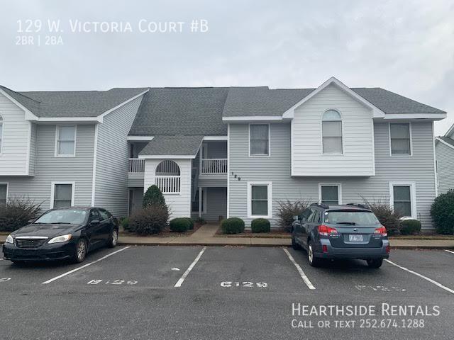 129 W Victoria Ct in Greenville, NC - Foto de edificio