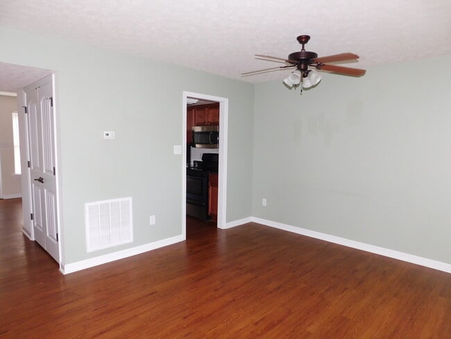 122 Old Tavern Cir in Lynchburg, VA - Building Photo - Building Photo