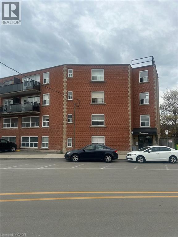 property at 2 Grant Blvd
