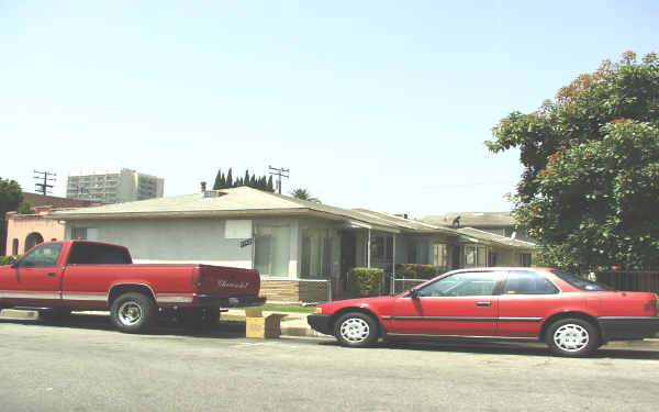 6709 Templeton St in Huntington Park, CA - Building Photo - Building Photo