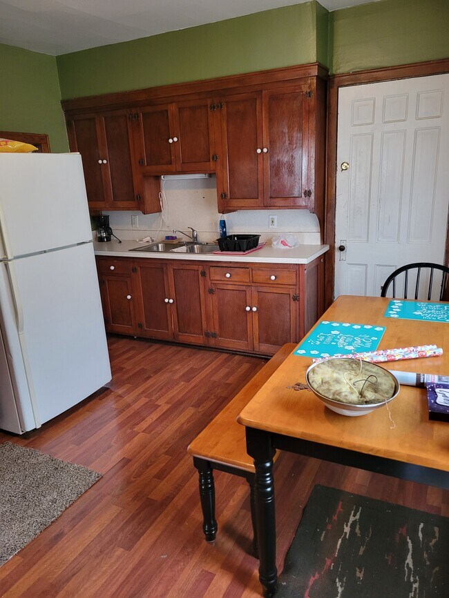 322 S 9th St in Escanaba, MI - Building Photo - Building Photo