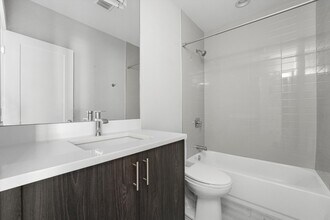 2533 W Congress Pkwy in Chicago, IL - Building Photo - Building Photo