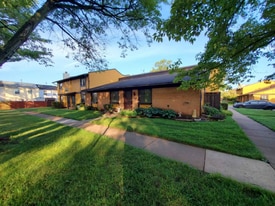 8685 Inyo Pl in Manassas Park, VA - Building Photo