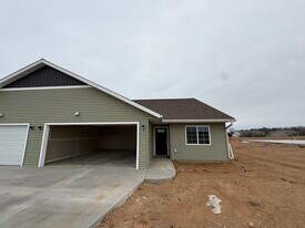 5513 164th St in Chippewa Falls, WI - Building Photo