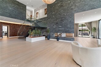 1024 Summit Dr, Unit 284-308 in Beverly Hills, CA - Building Photo - Building Photo