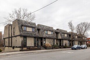213 Crichton St in Ottawa, ON - Building Photo