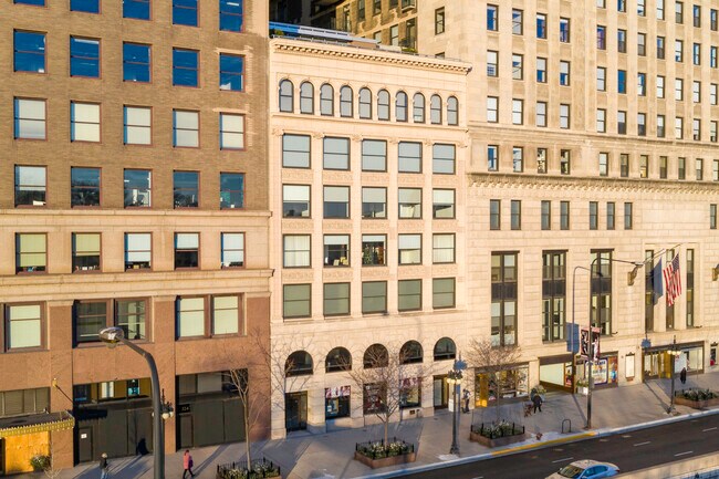 Richelieu Flats in Chicago, IL - Foto de edificio - Building Photo