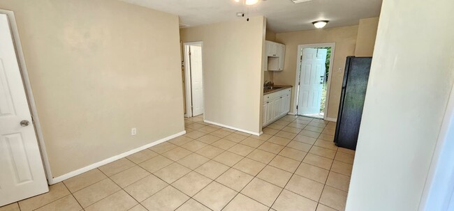 1501 NW 24th Ave in Fort Lauderdale, FL - Foto de edificio - Building Photo