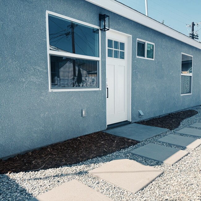 11405 Lindale St in Norwalk, CA - Foto de edificio - Building Photo