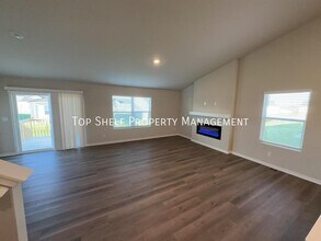 1120 Northview Dr in Waukee, IA - Foto de edificio - Building Photo
