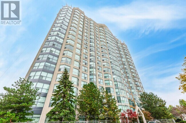 property at 2177 Burnhamthorpe Rd W