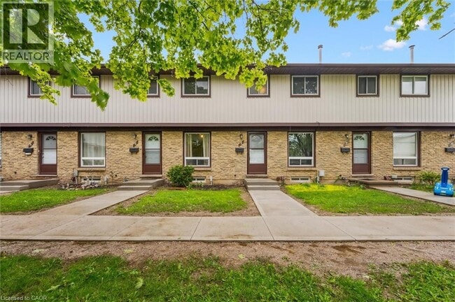 210 Glamis Rd in Cambridge, ON - Building Photo - Building Photo